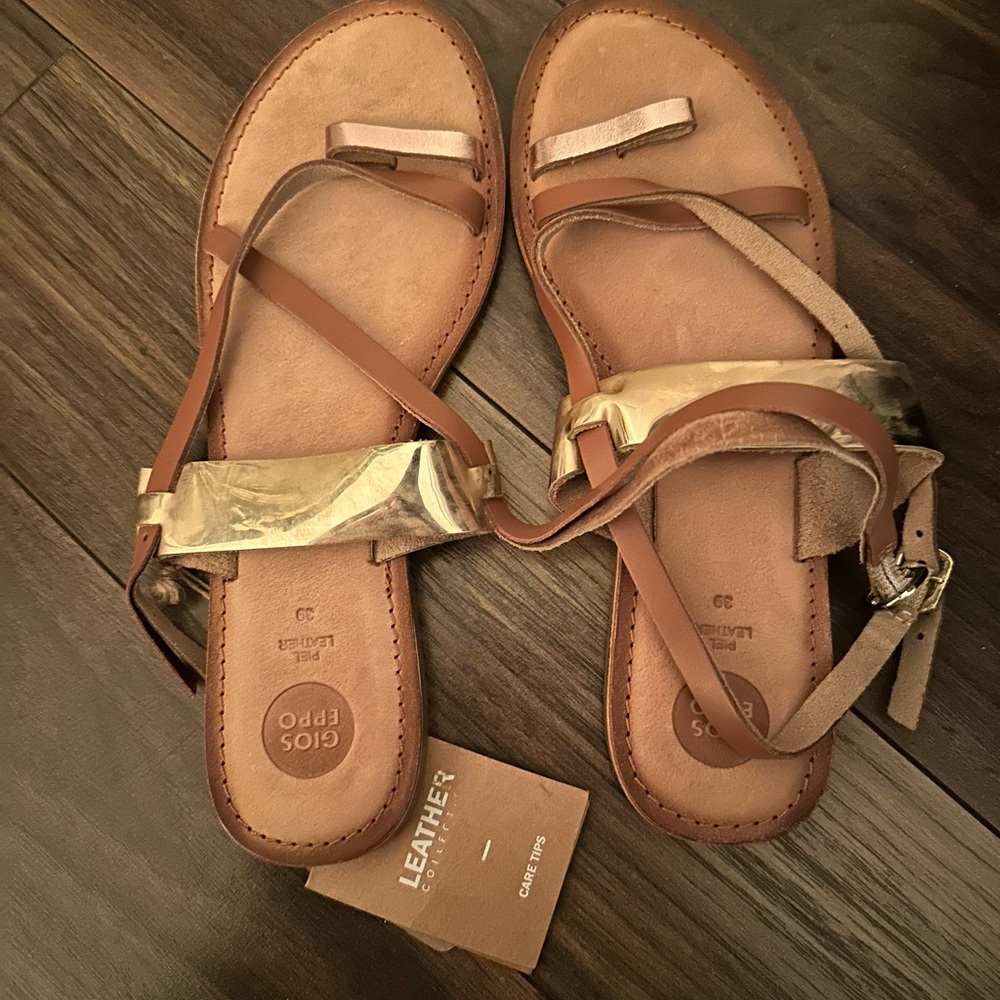 Gioseppo leather flat sandals size 39 NWT